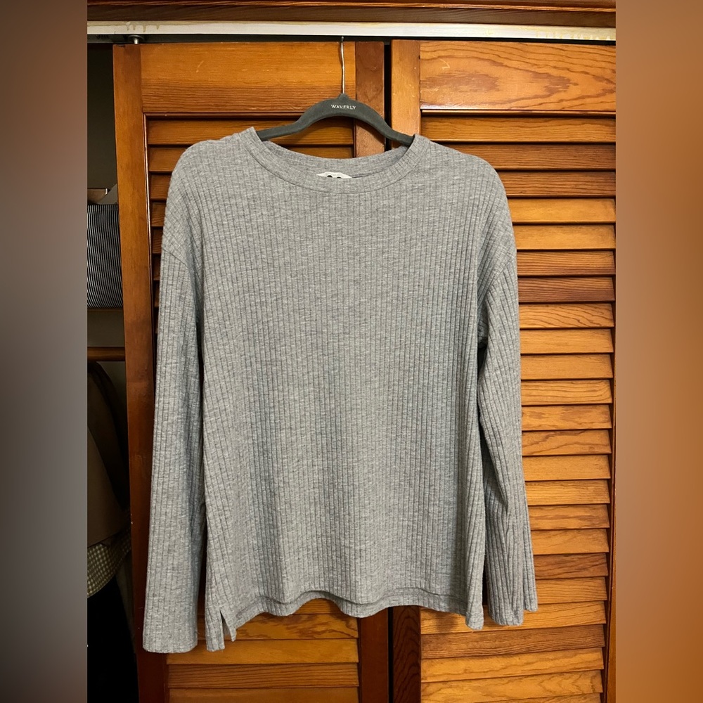 H&M sweater gray size Small